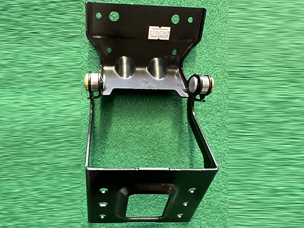 Hinge type